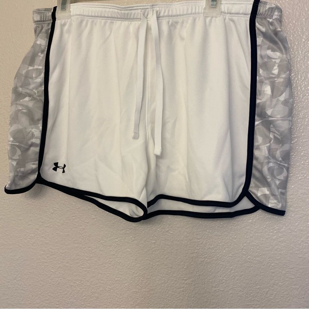 Under Armour Fly By 2.0 heat hear Shorts white jersey drawstring gray graphic XL